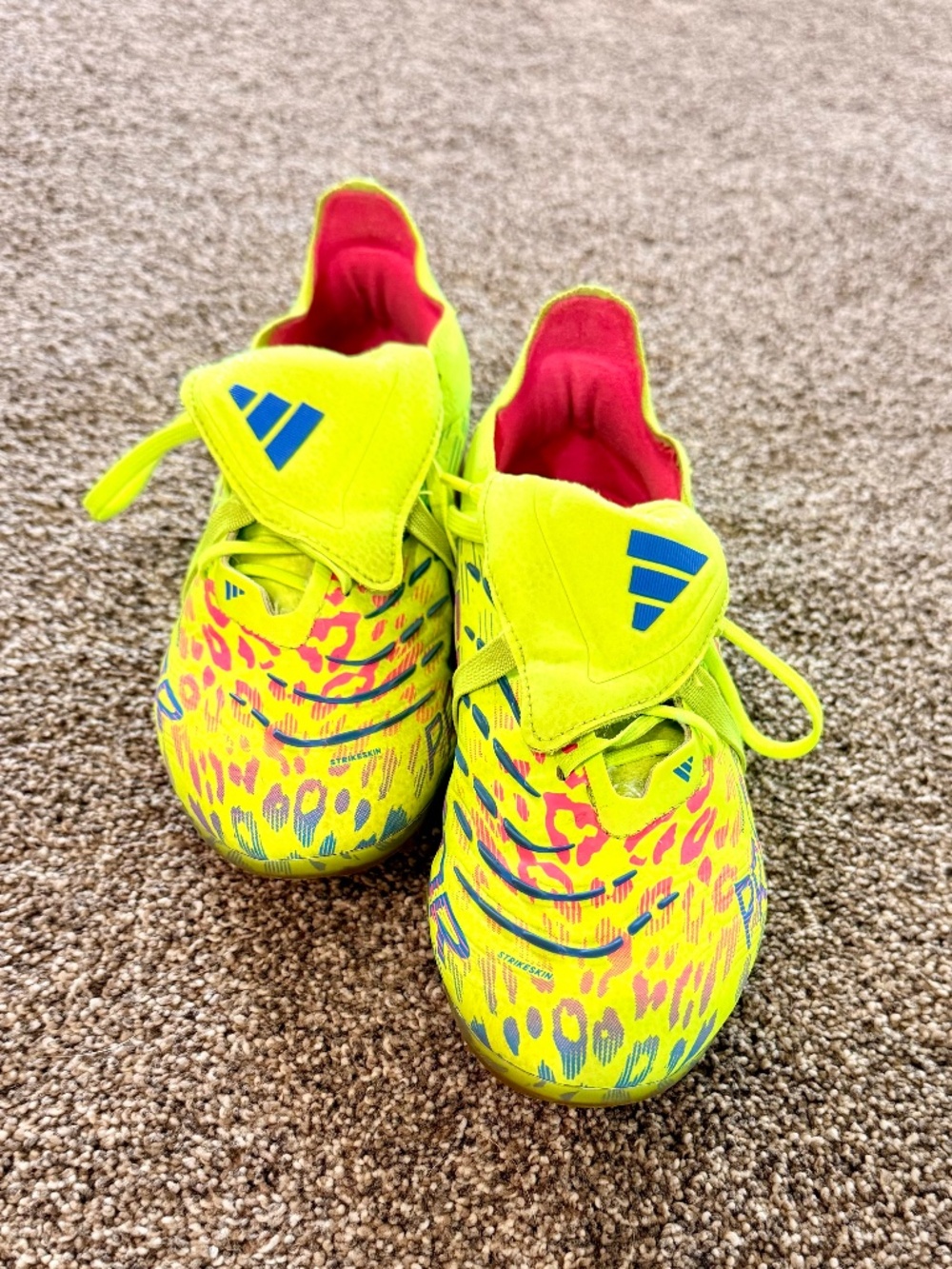 Youth (3.5) Predator Elite Fold-Over Tongue Firm Ground Soccer Cleats
